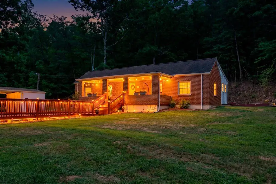 1852 Wildwood Rd, Salem, VA 24153 - #2