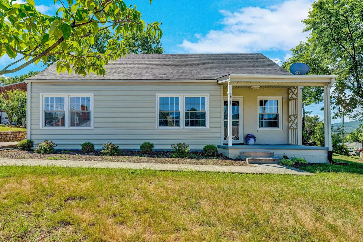216 Valleydale Ave, Salem, VA 24153 - #1