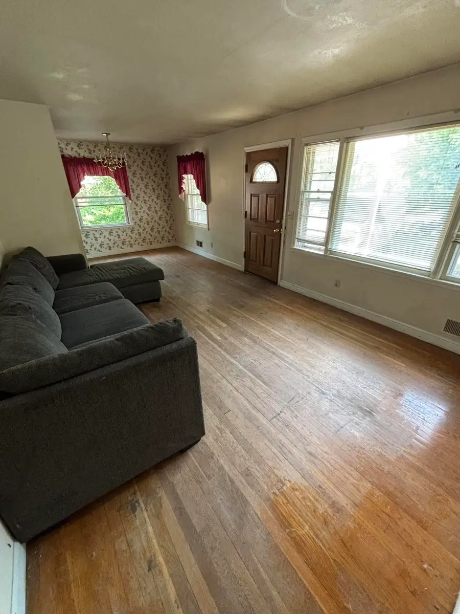 810 E Riverside Dr, Salem, VA 24153 - #2