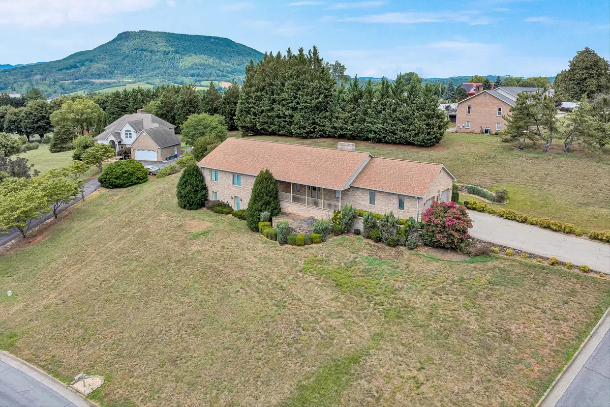453 Highland Dr, Roanoke, VA 24019 - #1