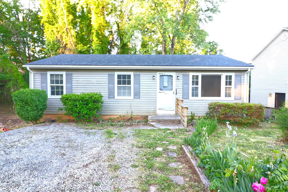 3343 Westmoreland Dr, Roanoke, VA 24018 - #1