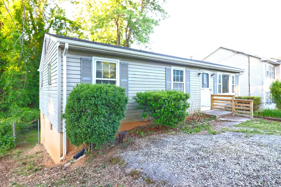 3343 Westmoreland Dr, Roanoke, VA 24018 - #2