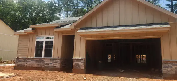 290 Anderson St, Rocky Mount, VA 24151