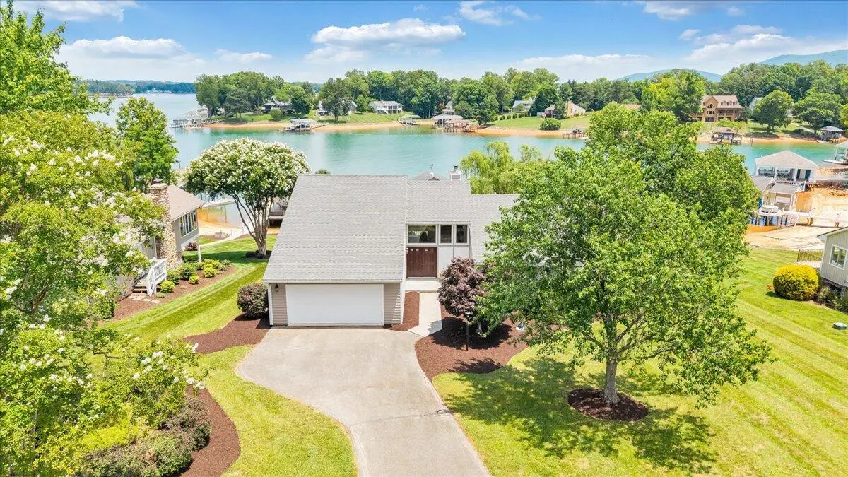 2810 Waters Edge Dr, Penhook, VA 24137 - #1