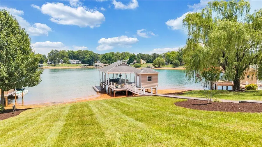 2810 Waters Edge Dr, Penhook, VA 24137 - #2
