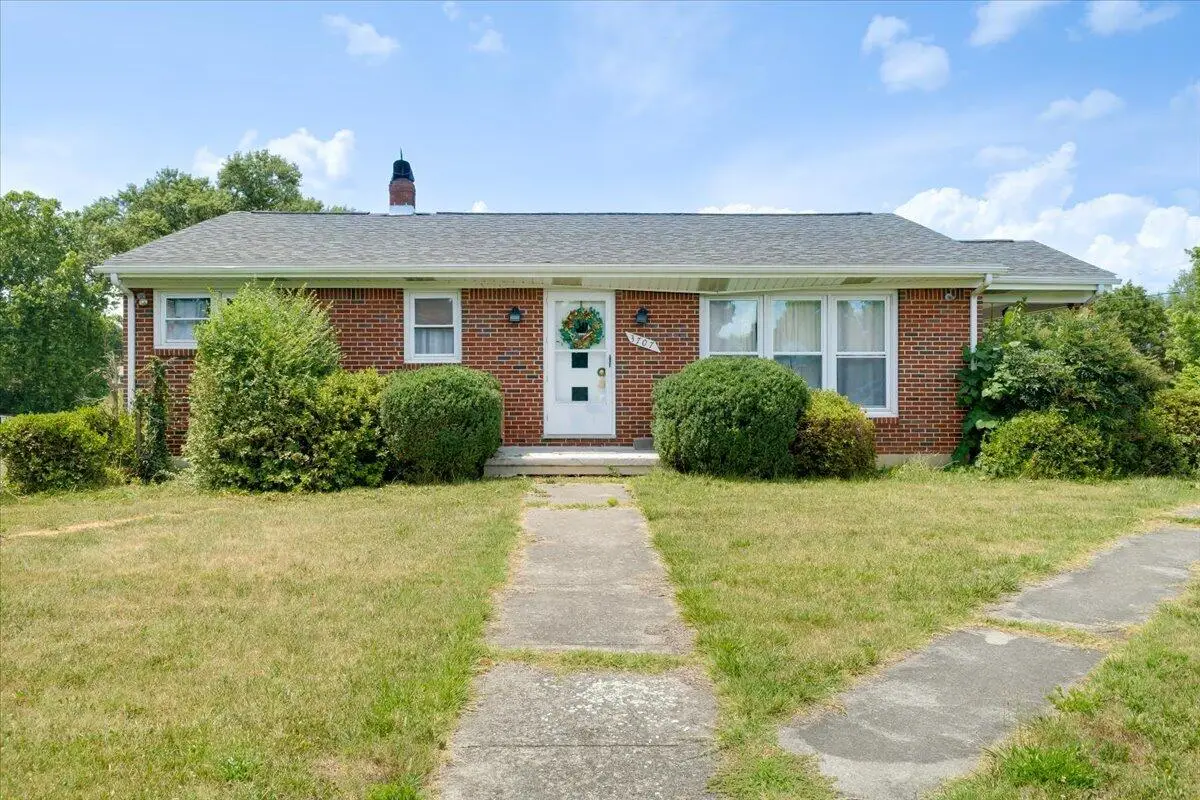 3707 Colonial Ave, Roanoke, VA 24018 - #1