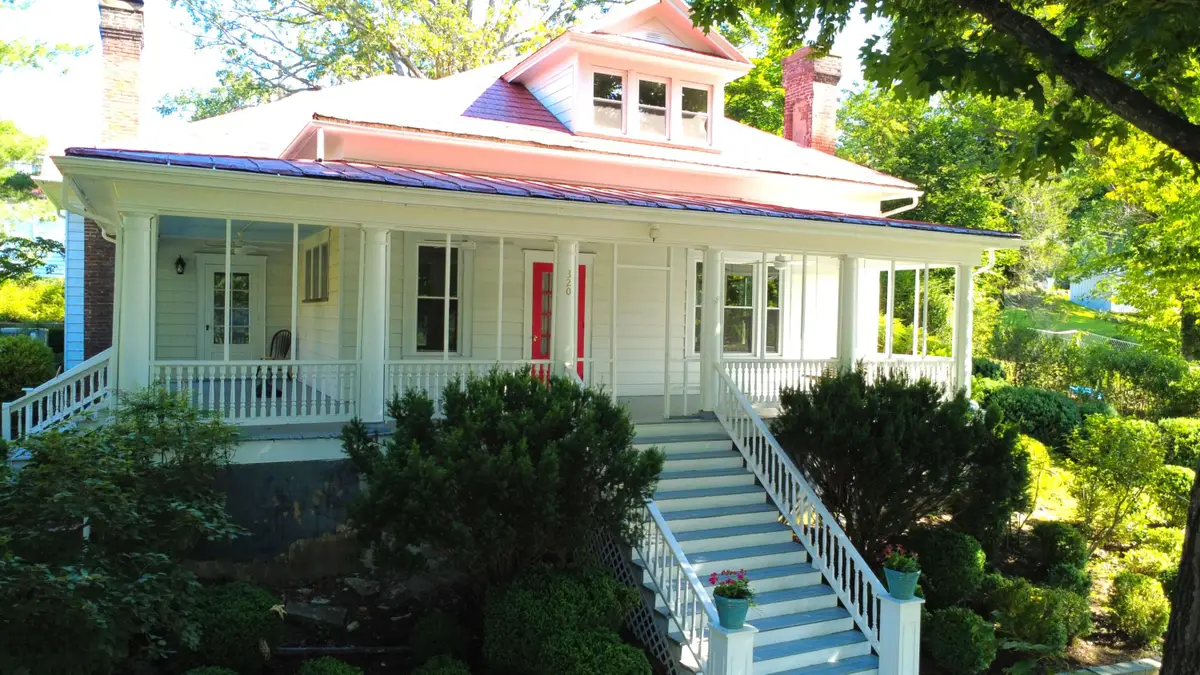 320 Alleghany St, Clifton Forge, VA 24422 - #1