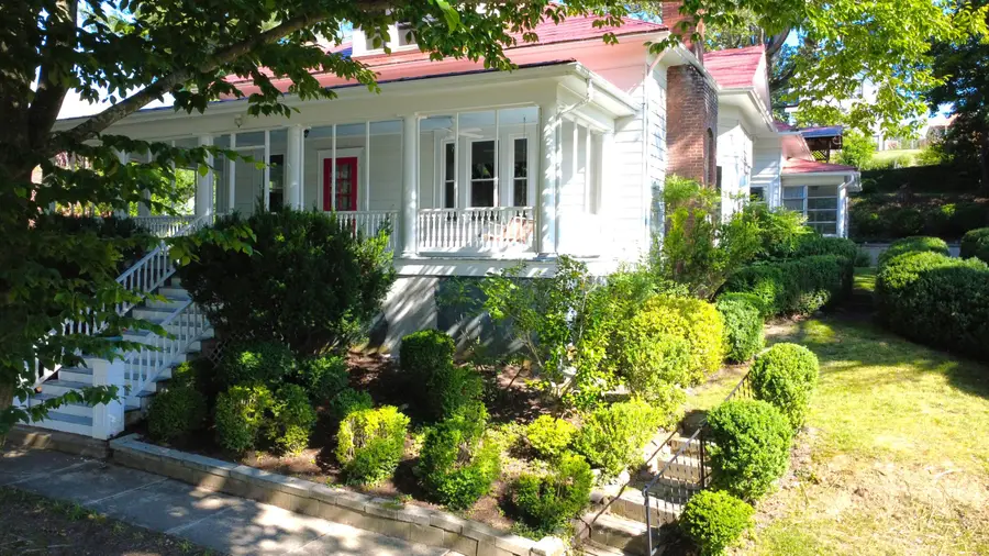 320 Alleghany St, Clifton Forge, VA 24422 - #3