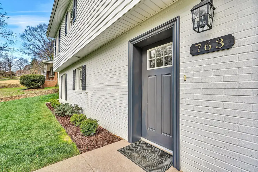 763 Oakwood Dr Sw, Roanoke, VA 24015 - #2