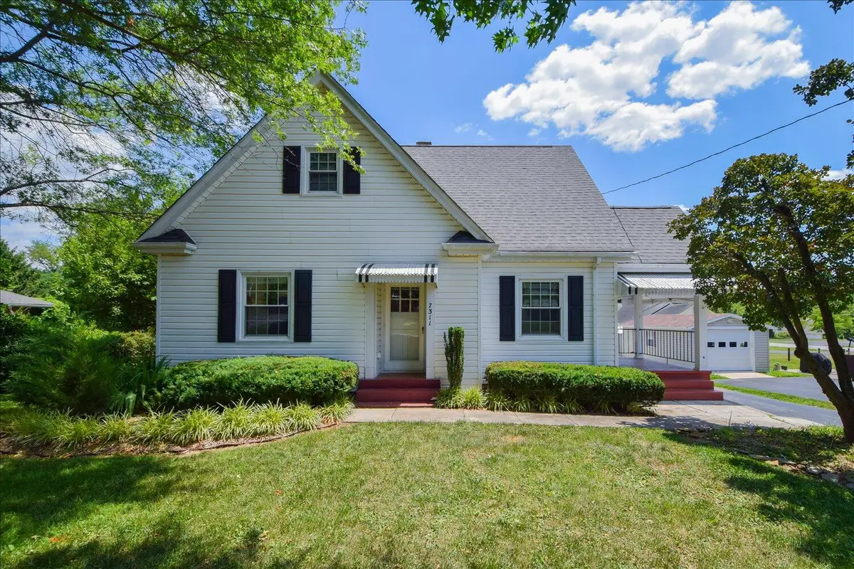 7311 Sunnybrook Dr, Roanoke, VA 24019 - #1