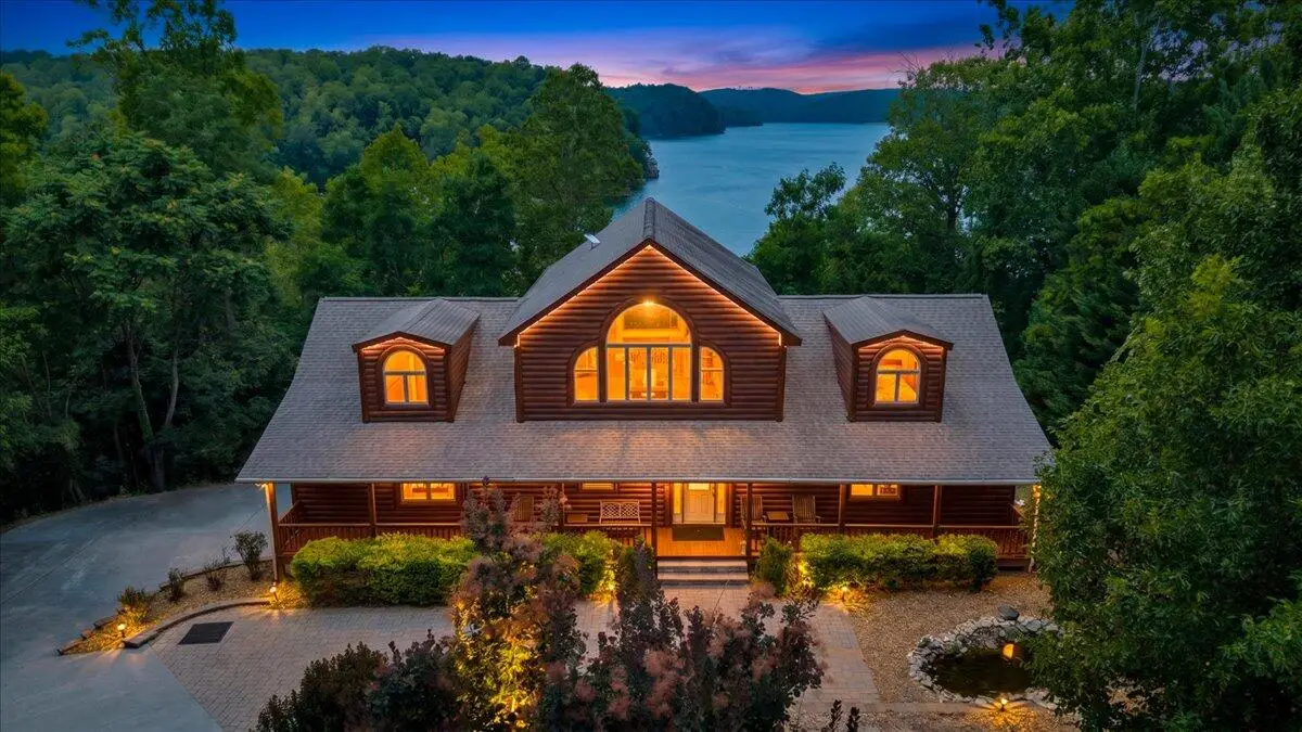 461 Sunset Bay Rd, Gretna, VA 24557 - #1