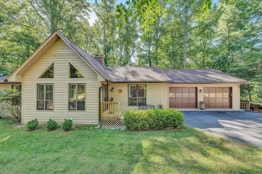 400 W Beaver Dam Ct, Goodview, VA 24095 - #2