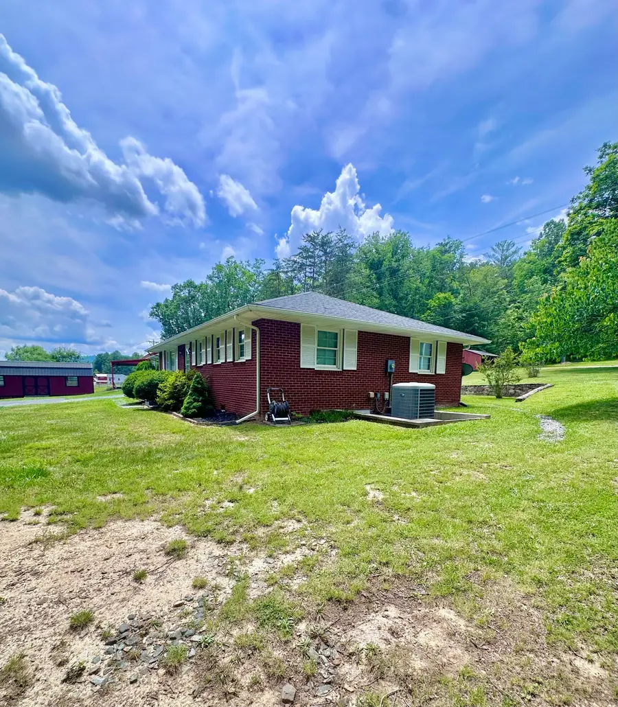 4926 Johnson Creek Rd, Covington, VA 24426 - #3