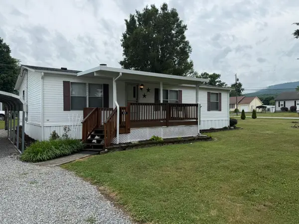 43 4th St, New Castle, VA 24127