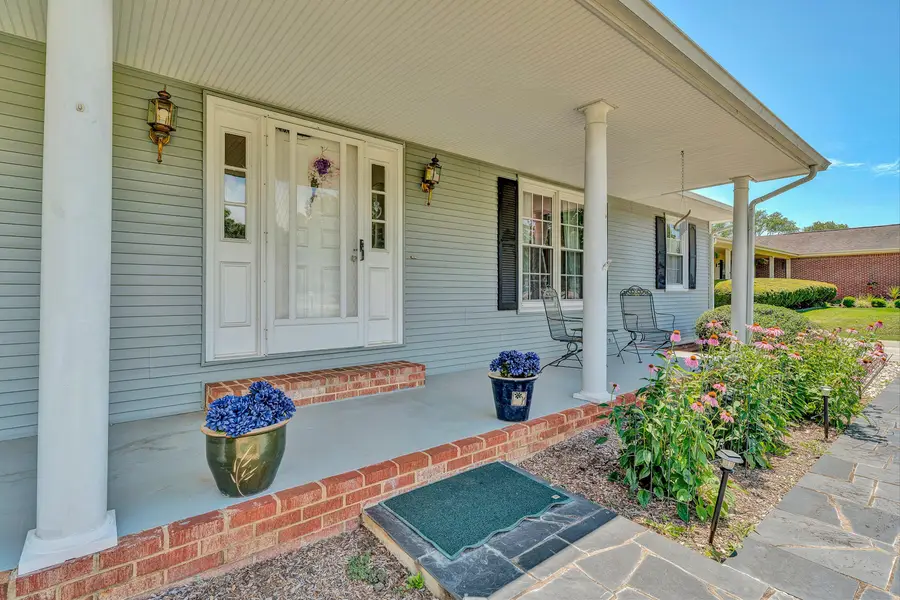 6437 Ridgeview Dr, Roanoke, VA 24019 - #2