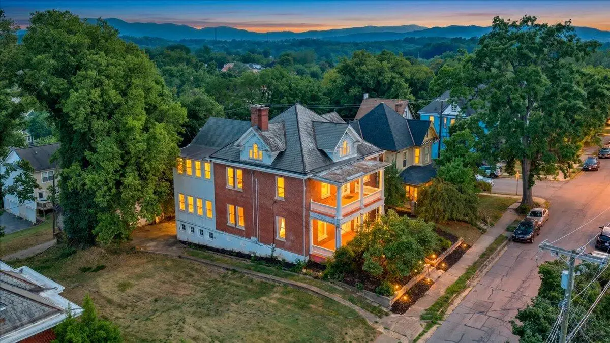 376 Allison Ave Sw, Roanoke, VA 24016 - #1