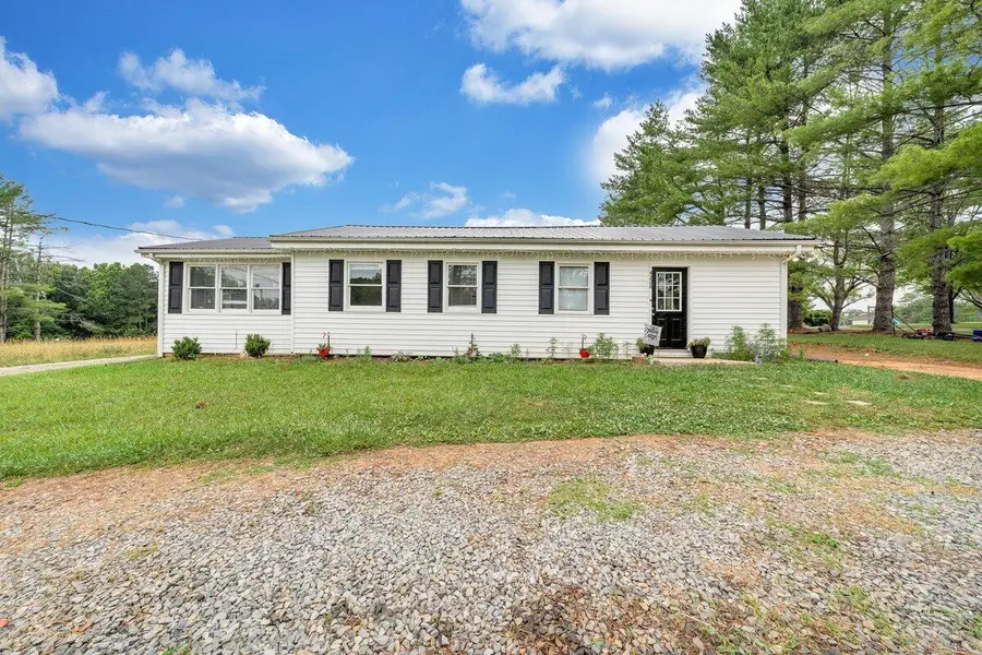 4228 Franklin St, Rocky Mount, VA 24151 - #2
