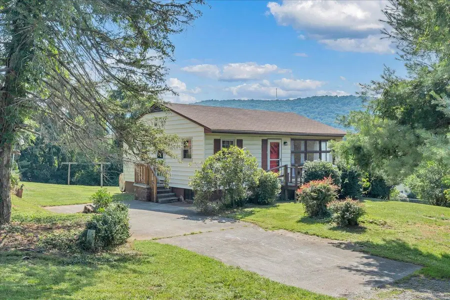 201 Long Ave, Covington, VA 24426 - #2