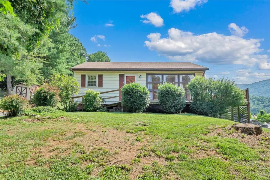 201 Long Ave, Covington, VA 24426 - #3