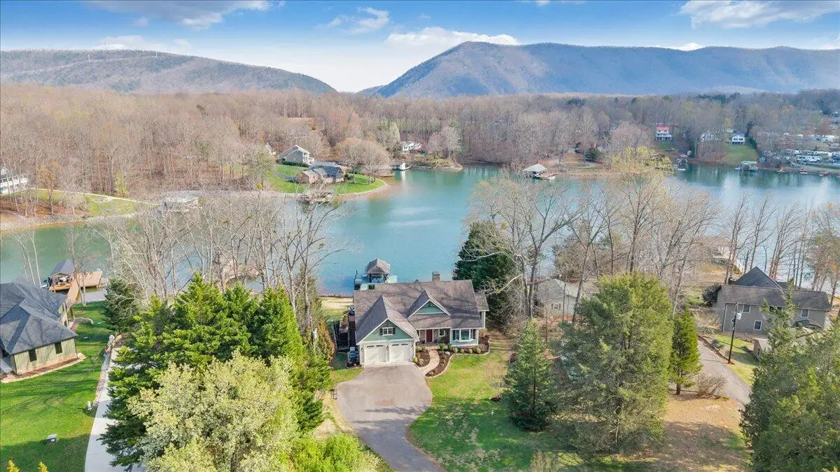 308 Pine Dr, Huddleston, VA 24104 - #1