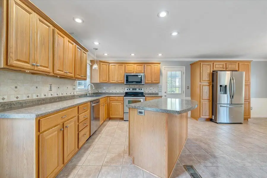 3565 Colony Ln, Roanoke, VA 24018 - #3