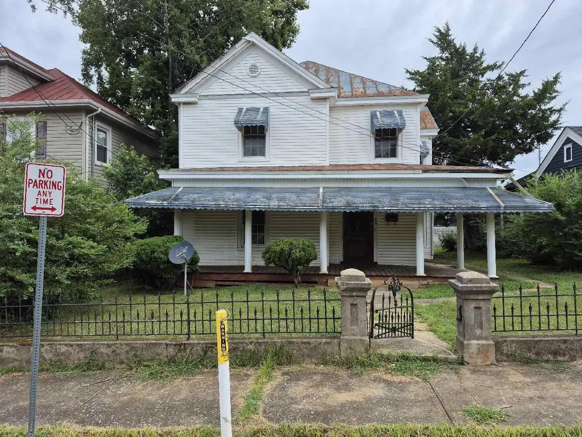 806 Stuart St, Lynchburg, VA 24501 - #1