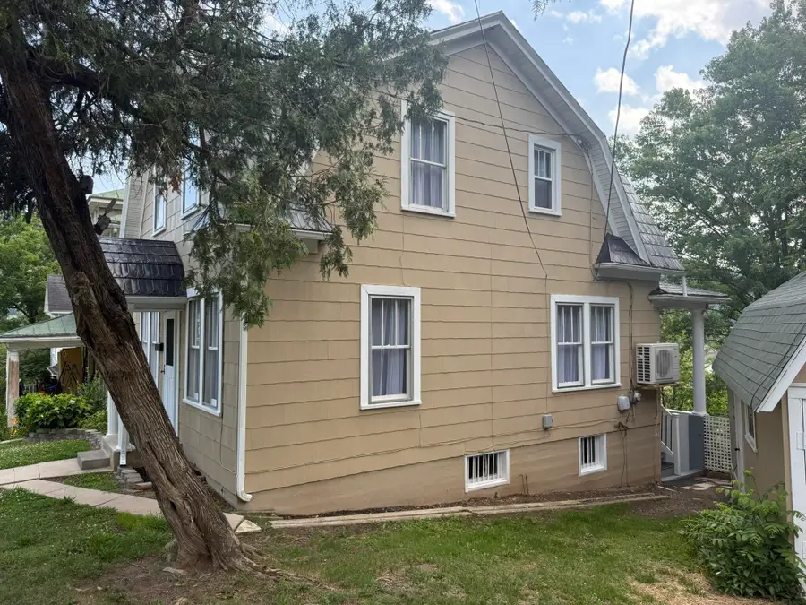 625 Jefferson Ave, Clifton Forge, VA 24422 - #2