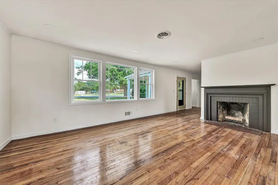 1127 Highland Rd, Salem, VA 24153 - #3