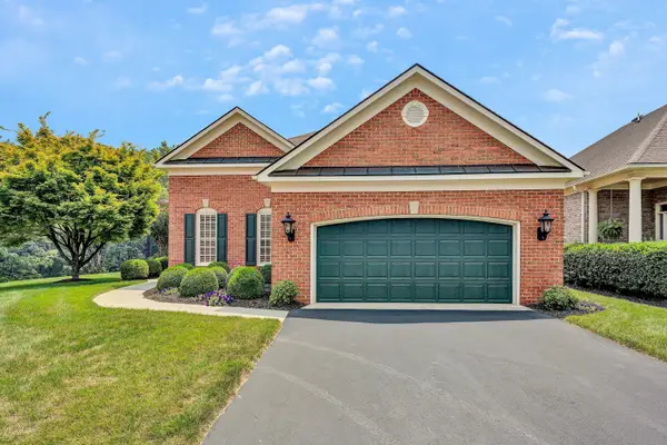 6542 Fairway Estates Dr, Roanoke, VA 24018