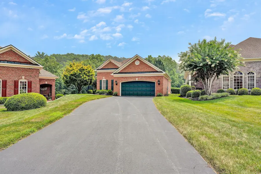 6542 Fairway Estates Dr, Roanoke, VA 24018 - #3