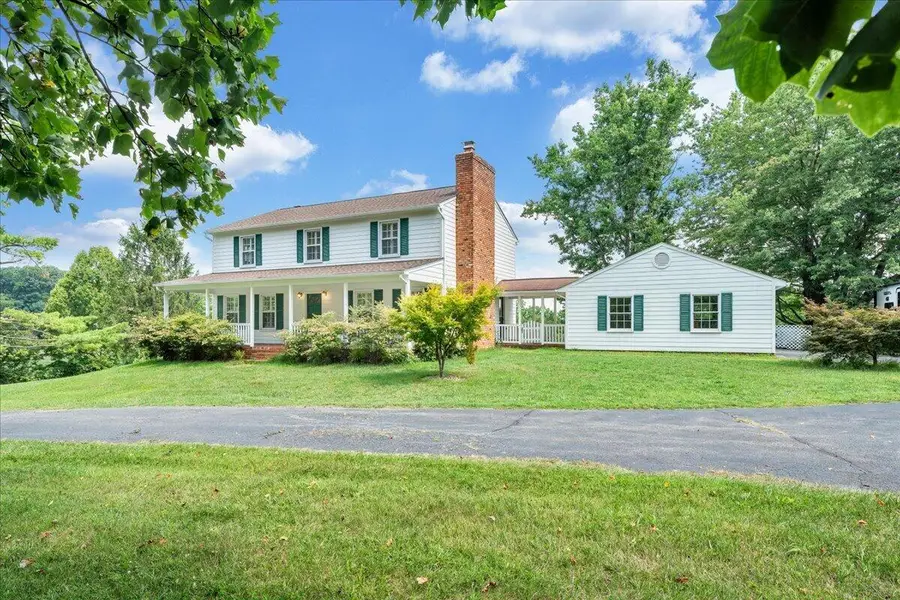 452 Country Club Rd, Troutville, VA 24175 - #2