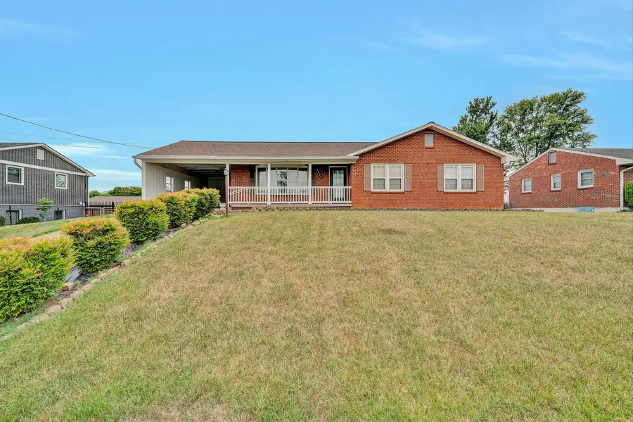 7633 Deer Branch Rd, Roanoke, VA 24019 - #2