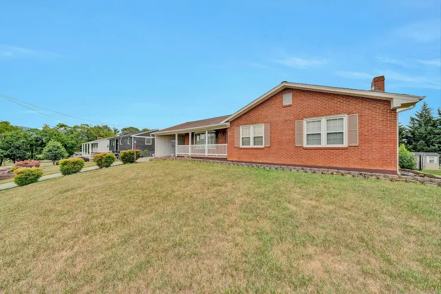 7633 Deer Branch Rd, Roanoke, VA 24019 - #3
