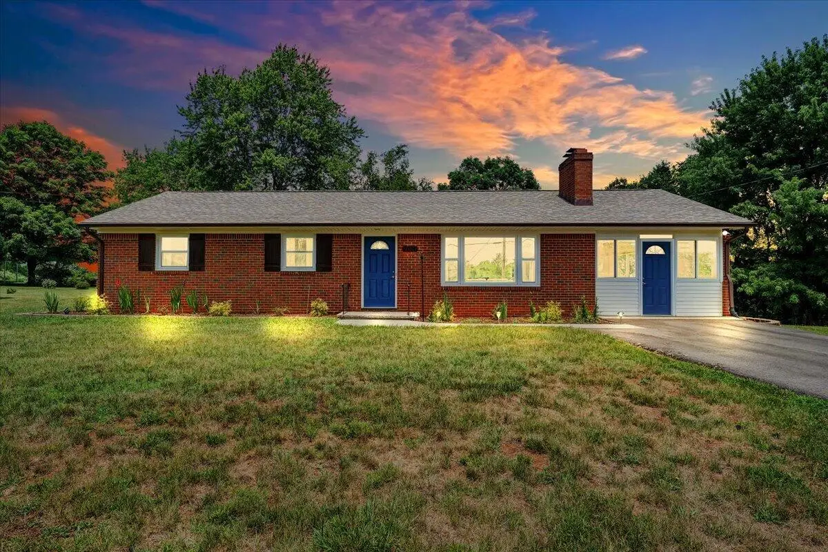2026 Mayfield Dr, Roanoke, VA 24014 - #1