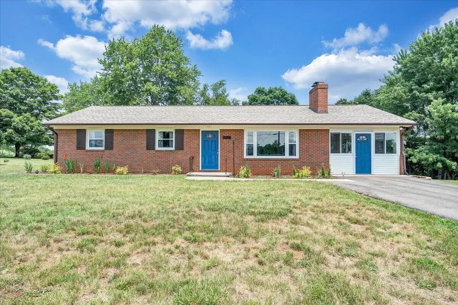 2026 Mayfield Dr, Roanoke, VA 24014 - #3