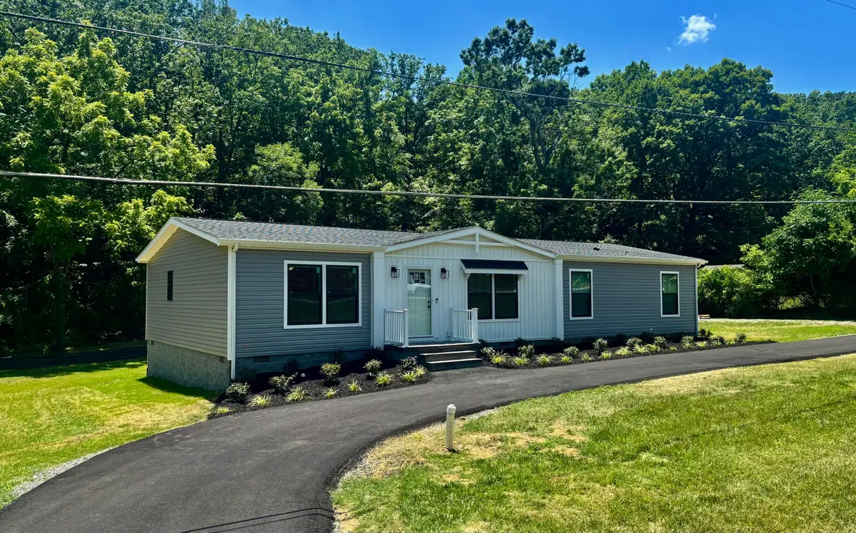 3702 Buck Mountain Rd, Roanoke, VA 24018 - #1