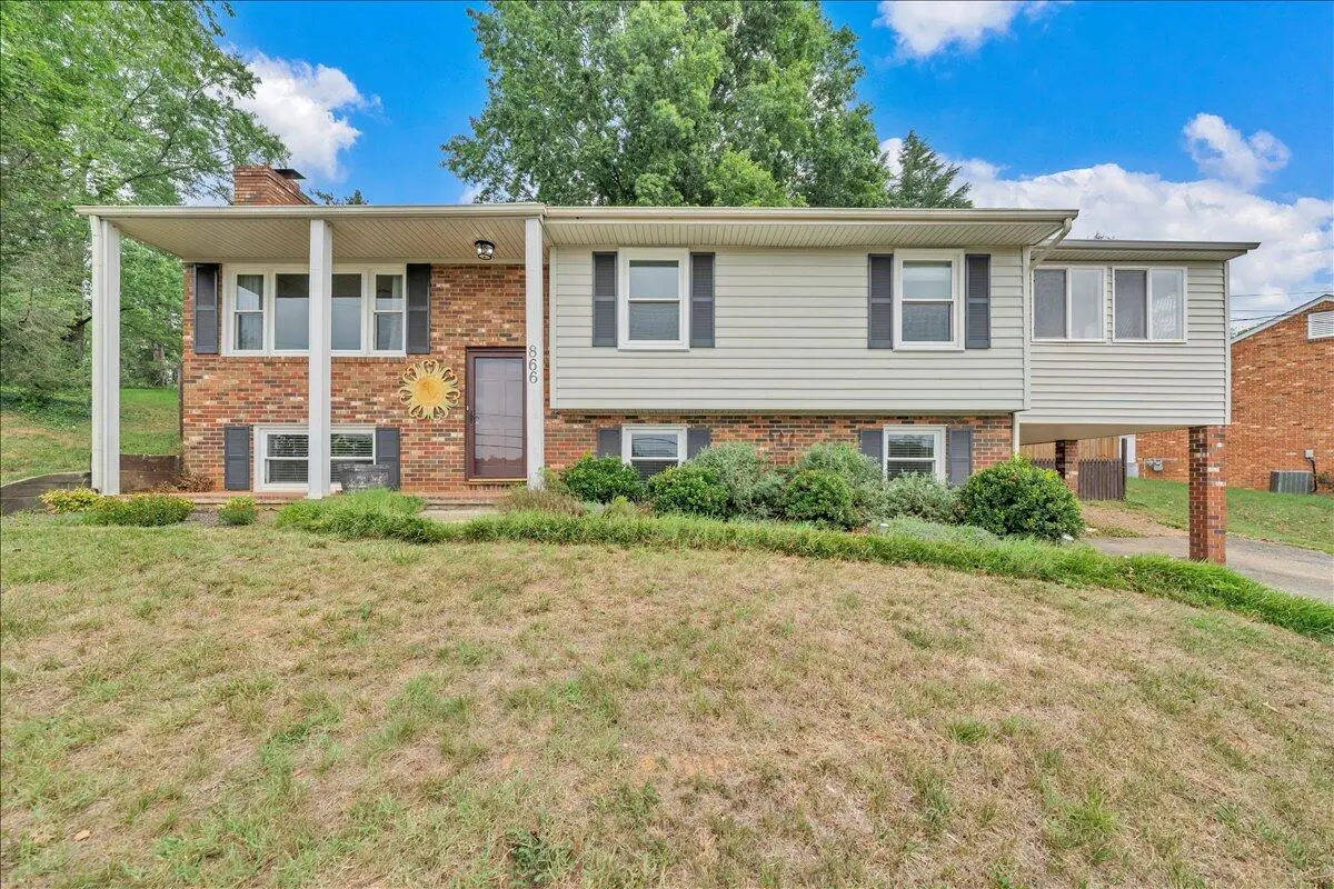 866 Peyton St, Roanoke, VA 24019 - #1