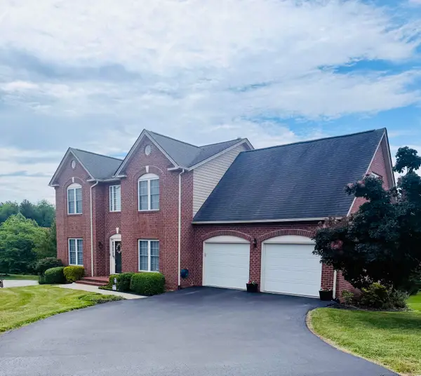 2830 Mystique Ct, Roanoke, VA 24012