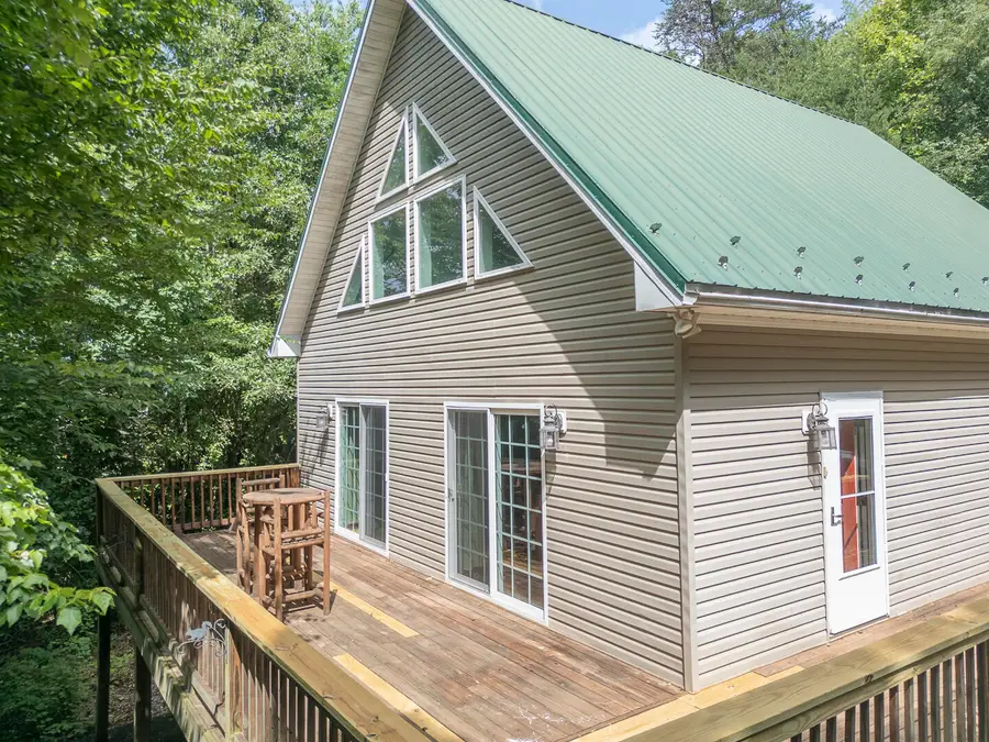 141 Chenault St, Buchanan, VA 24066 - #2