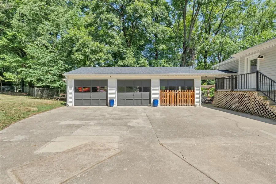 1901 Brookfield Dr, Roanoke, VA 24018 - #3
