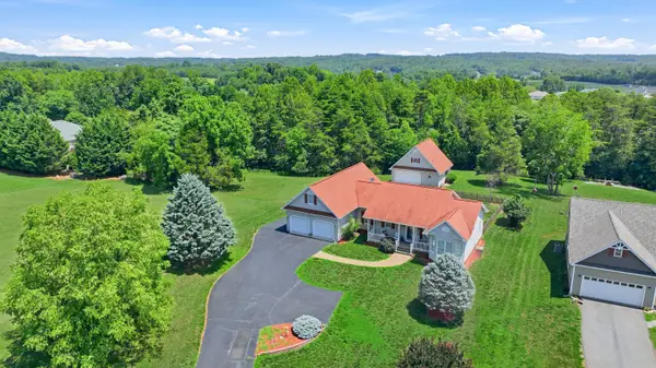 95 Sunny Field Rd, Wirtz, VA 24184