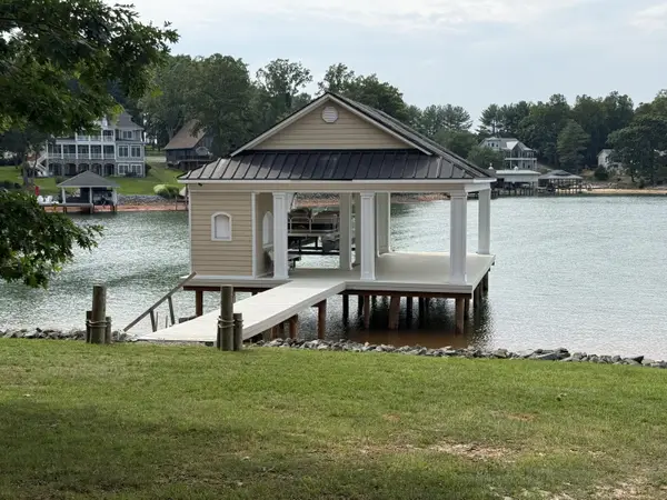 365 Hardy Rd, Penhook, VA 24137