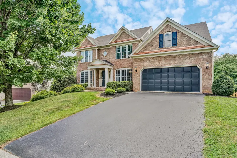 6316 Sandhurst Dr, Roanoke, VA 24018 - #2