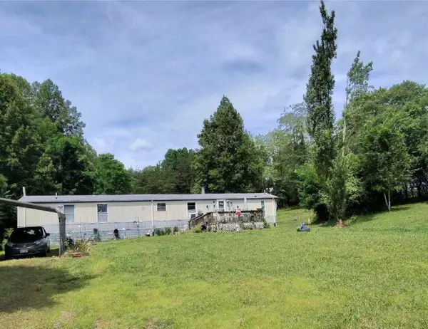 1059 Hill Valley Rd, Stuart, VA 24171