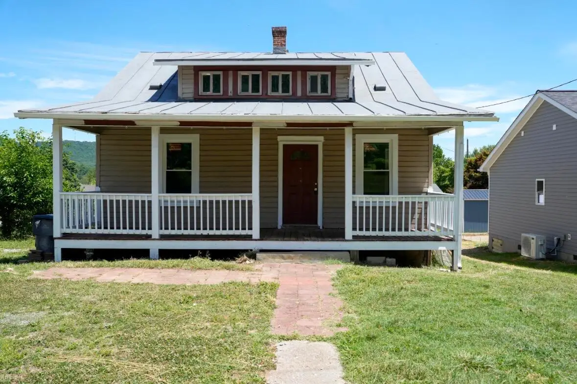 3712 Yellow Mountain Rd Se, Roanoke, VA 24014 - #1