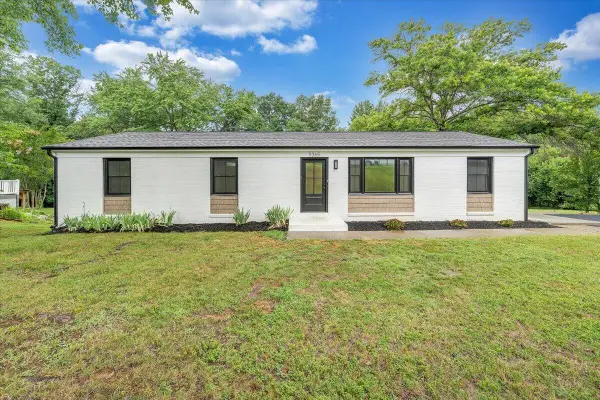 5365 Gieser Rd, Roanoke, VA 24018