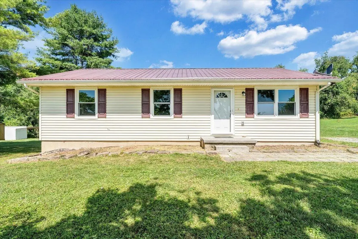 777 Switchback Rd, Christiansburg, VA 24073 - #1