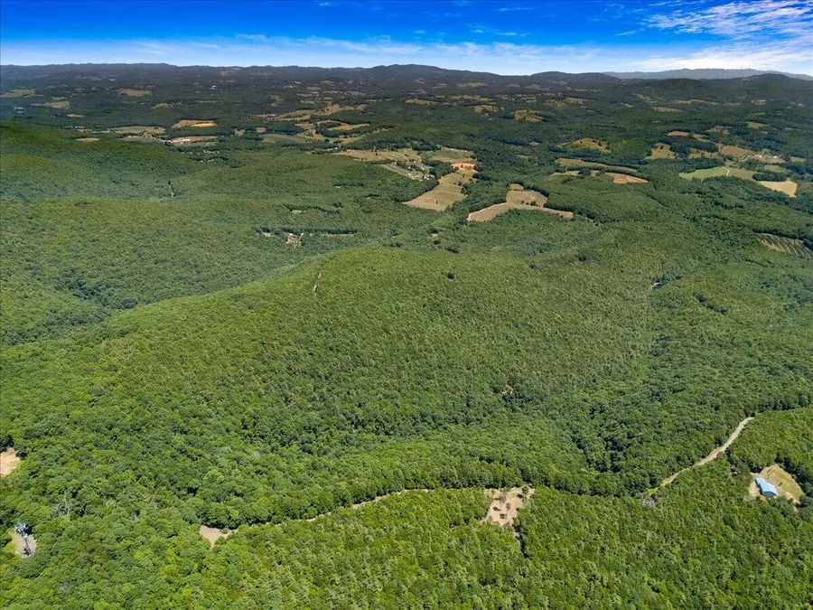 000 Blue Deer Run Nw, Floyd, VA 24091 - #2