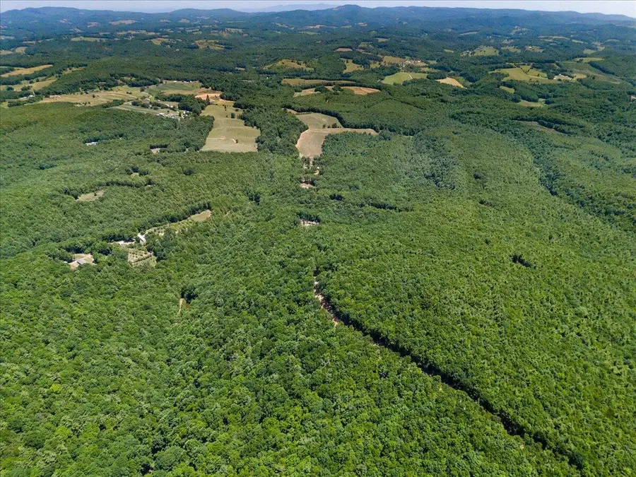 000 Blue Deer Run Nw, Floyd, VA 24091 - #3