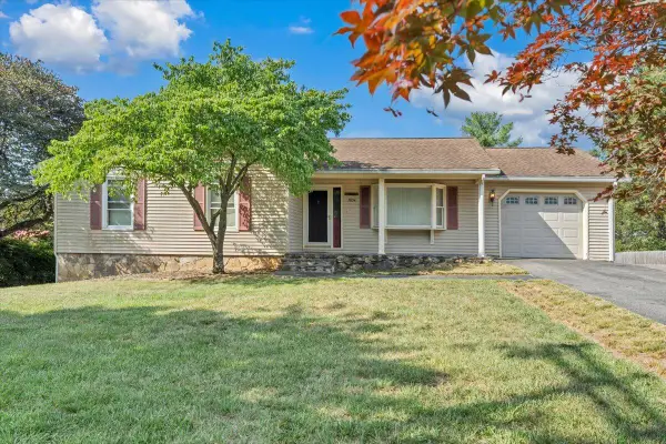7834 Barrens Rd, Roanoke, VA 24019